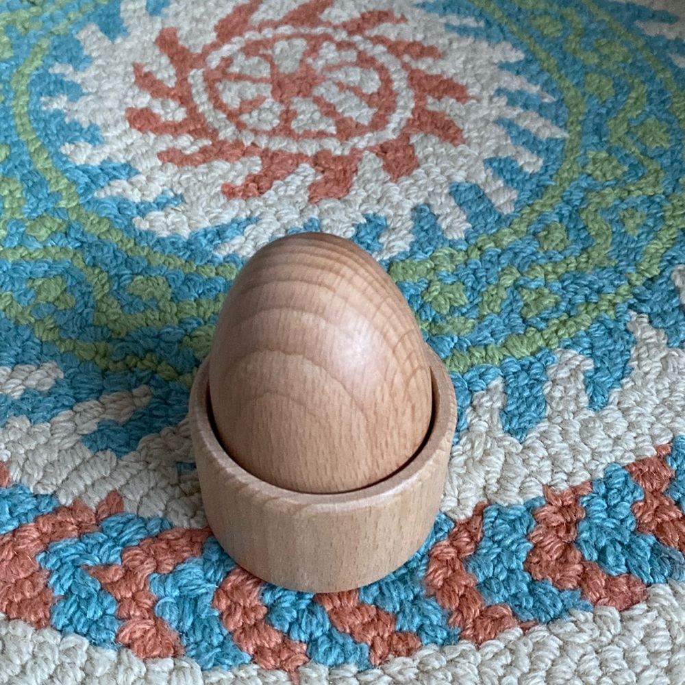 Lovevery Montessori Egg Cup 9-10 months